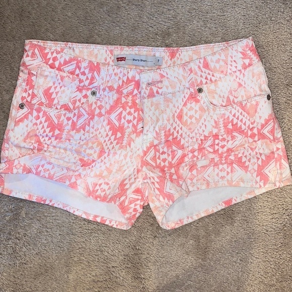 Levi's Pants - Women’s Levi Pattern Shorts